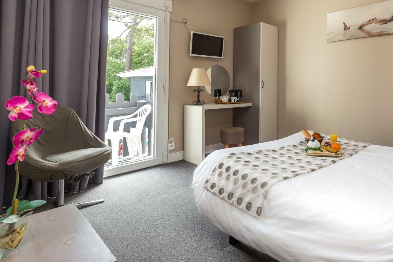 Logis Hotel Le Rond Point 索尔特奥瑟戈尔 外观 照片
